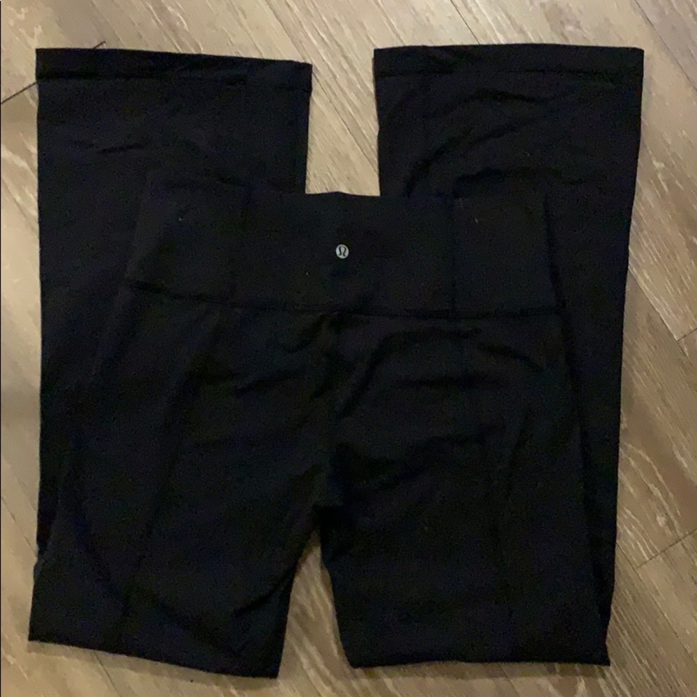 Lululemon black Athletica Groove pants